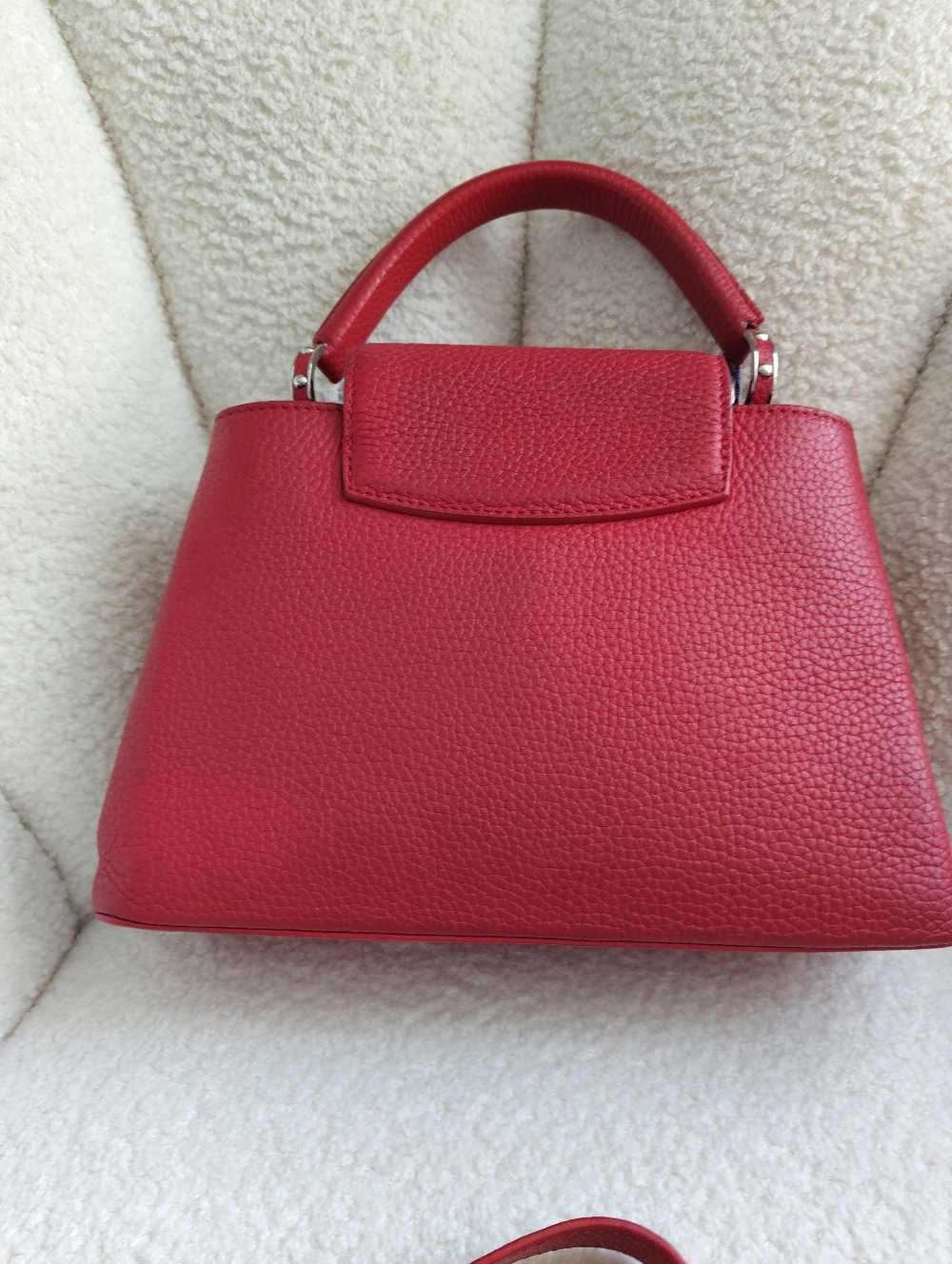 Louis Vuitton Red Capucines Small Top Handle Satchel - Picture 4 of 10